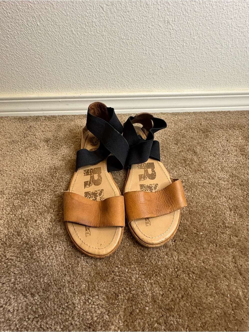Sorel Brown Leather Sandals with Black Elastic Cross-Straps